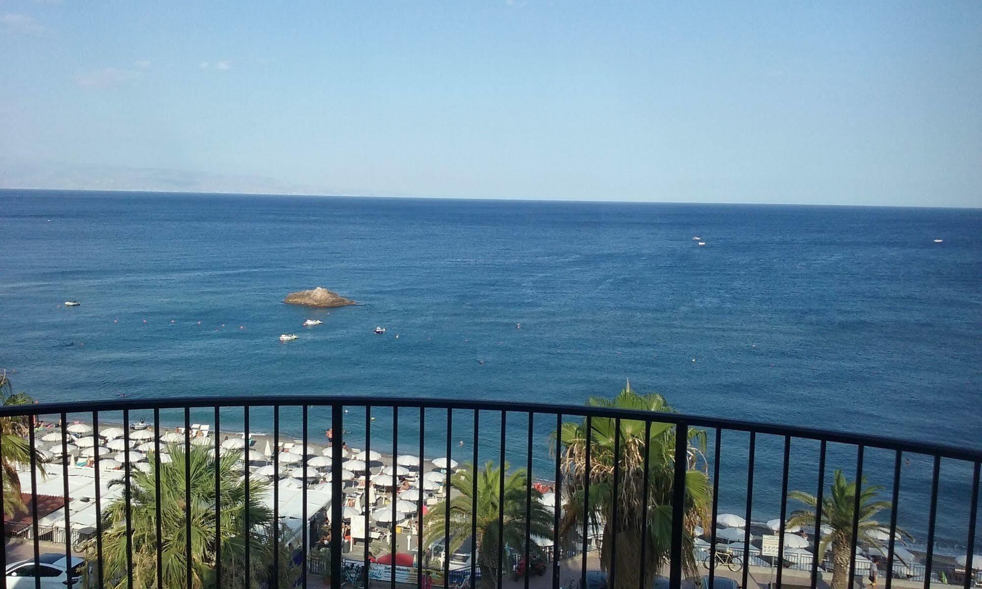 Elihotel SantʼAlessio Siculo Dış mekan fotoğraf